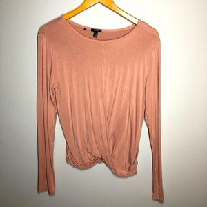 Women’s tucked style long sleeve